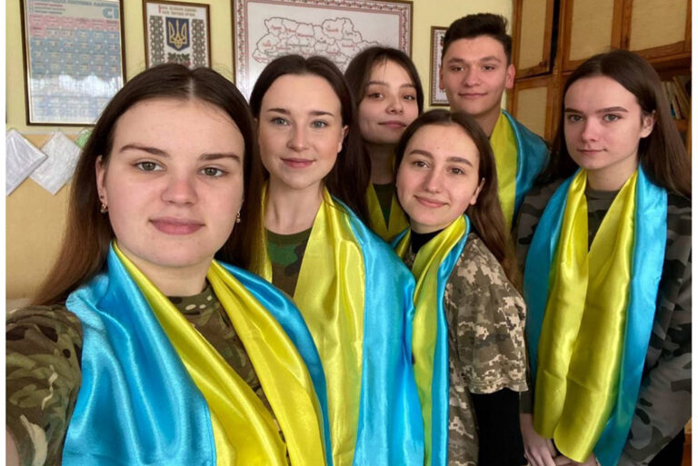 З Днем Державного Прапора України
