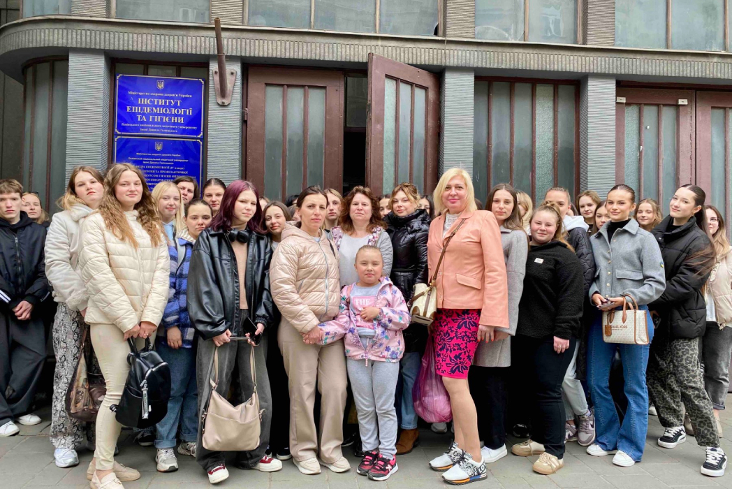 Детальніше про статтю Екскурсія на кафедру мікробіології
