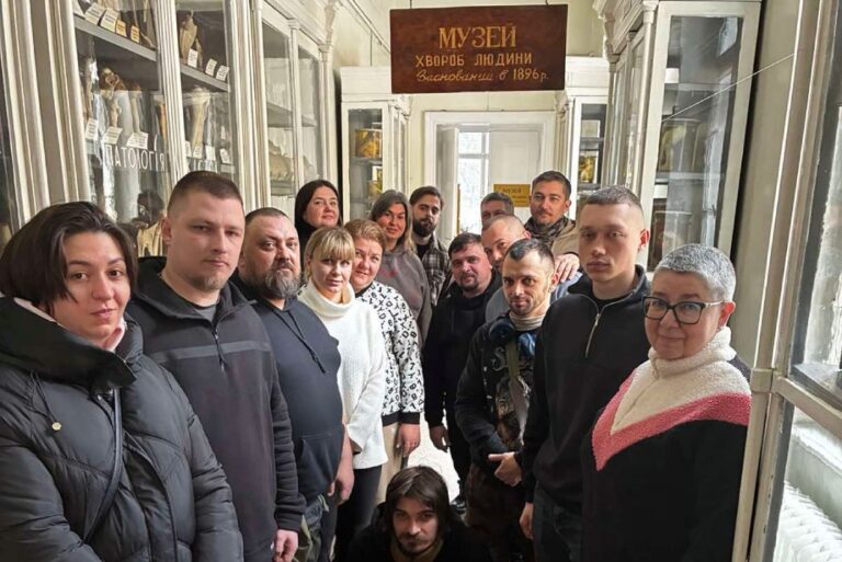 Екскурсія студентів-бойових медиків в Музей Хвороб Людини