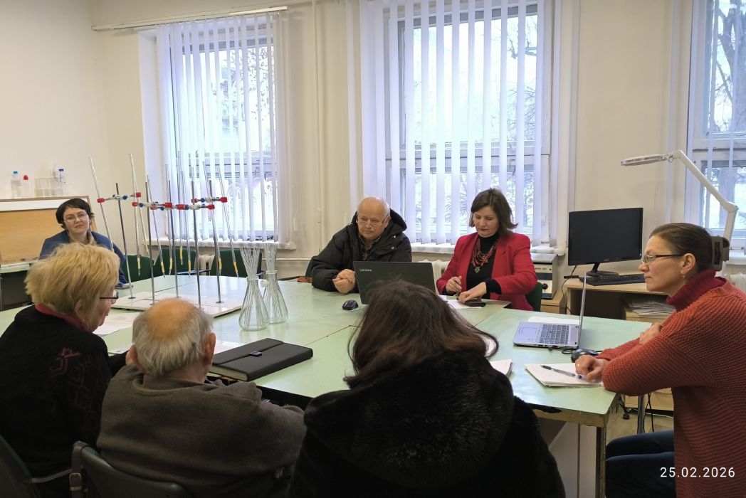 Детальніше про статтю Обговорення засад організації проведення самостійної роботи студентів (методичний семінар)