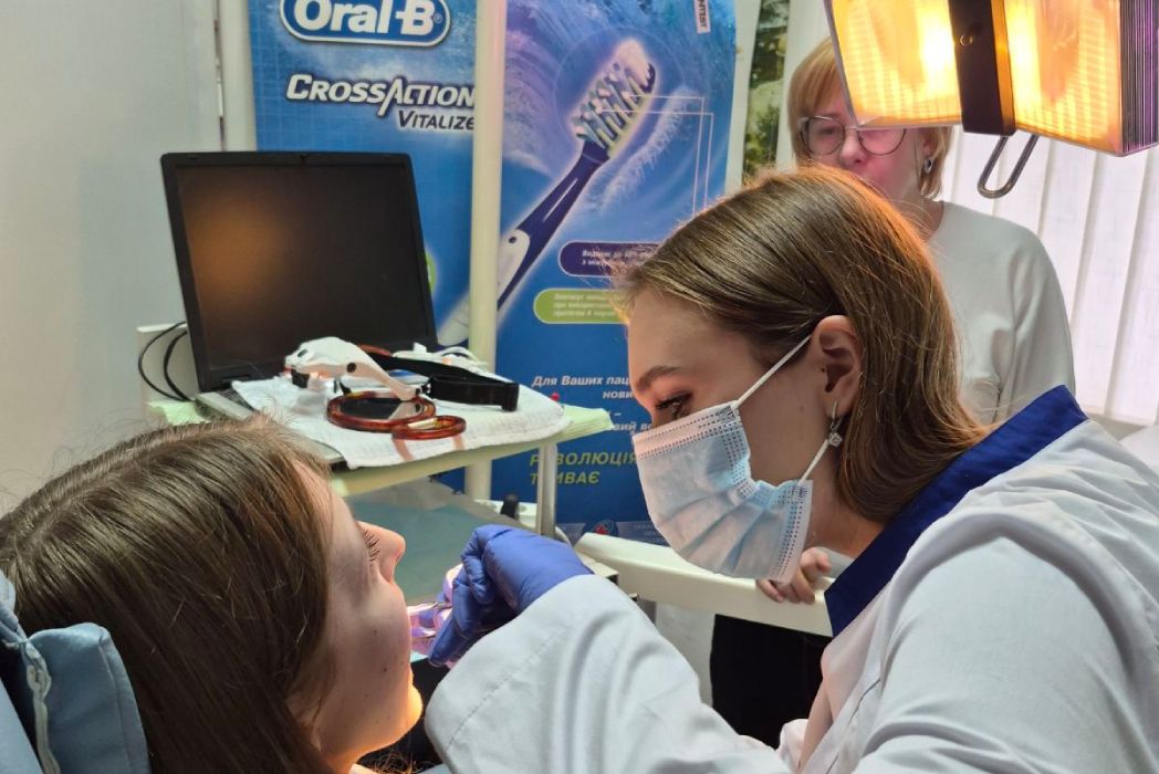 Детальніше про статтю КОНКУРС «КРАЩИЙ В ПРОФЕСІЇ» СЕРЕД СТУДЕНТІВ – ГІГІЄНІСТІВ ЗУБНИХ